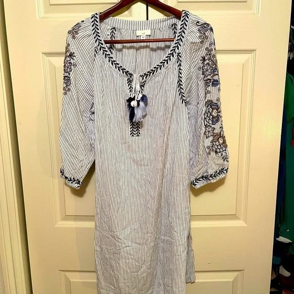 JJILL STRIPED BLUE AND WHITE EMBROIDERED DRESS - Picture 1 of 6
